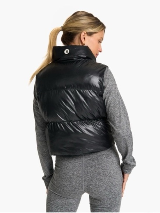 Vuori Jackets & Blazers - Vuori Black Puffer Vest Cropped Jacket - Women XS